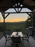 R&R White Mountain Retreat, Hillside with Extraordinary Views!