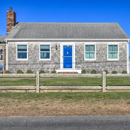 Sweet Escape...only 5 minutes from Provincetown and beaches!