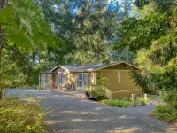 Clean & Cozy 2br/2ba, Remodeled w/ Hot Tub, Close To Beach & Town: See Reviews Hotels in Eastsound