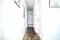 2BR Chic Duplex - Firepit - Perfect for Travel - Homestays