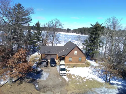 Fully Stocked Lake House! Canoes, Kayaks, Paddle Boat, Level Frontage. - Wi-Fi