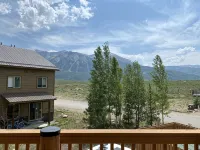 Cozy condo close to town with amazing views and trail access! - 2 estrellas