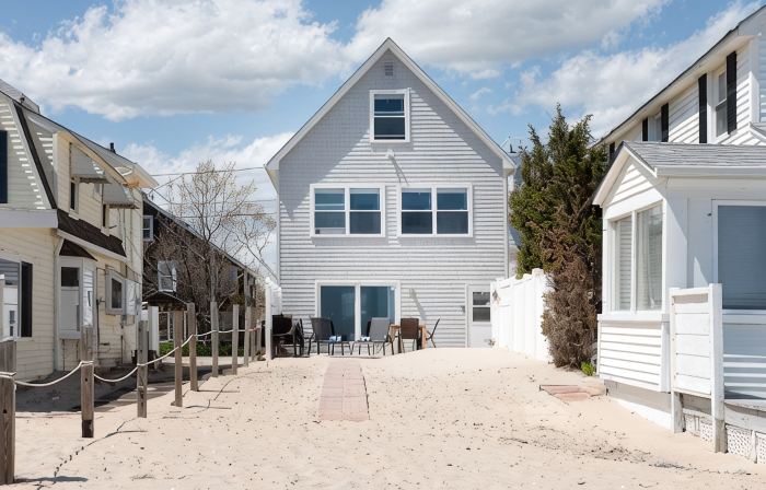 PRIVATE BEACH: ROYAL OCEANVIEW CASTLE @ CLINTON W/ 4 QUEENS 2 FULL