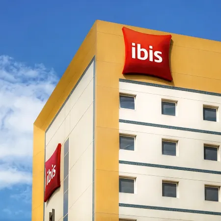 ibis Macae