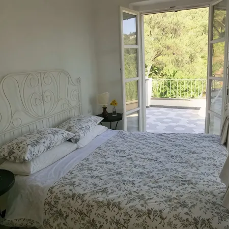 Casa Bianca Comfortable holiday residence Отели в г. Кьявари
