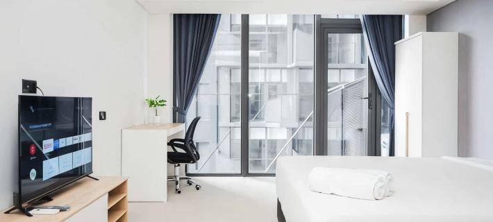 Comfort Living Studio Apartment Carstensz Residence by Travelio Hotel di Pagedangan