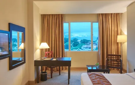 Rocky Plaza Hotel Padang