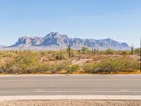 Superstition Mountain Views, Heated Pool/Hot Tub, 2Bd + Loft 阿帕奇章克申酒店