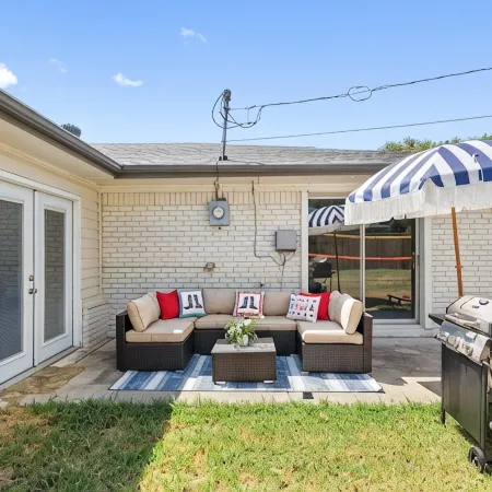 4bd Near Airport & Downtown - Volleyball - Games