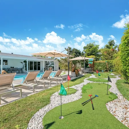 Miami Tropical Paradise/3 Bed Rooms/Htd Pool/Mini Golf/Pool Table/Baby Items
