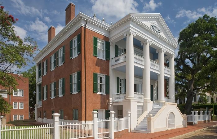 Choctaw Hall Bed & Breakfast