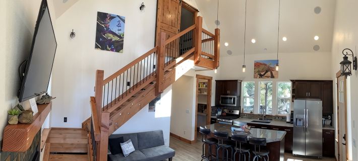 Spacious Zion Cabin, Walk to NP, Near Ponderosa Ranch, Sleeps 9 Отели в г. Кейн Каунти