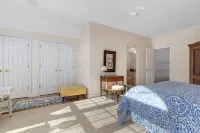 Chatham-Walk to Town/Beach-Multi Family Friendly - Parvekkeita