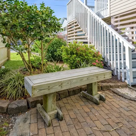 Walk to Manteo Waterfront • 3Br Retreat • Outdoor Shower + Spacious Decks