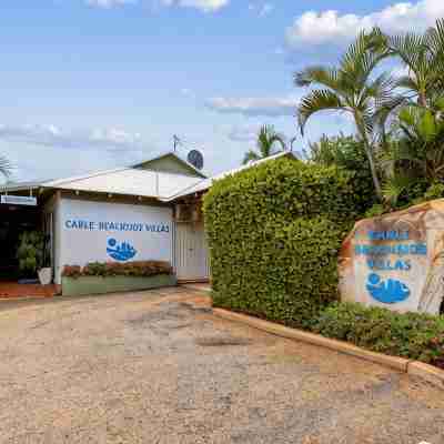 Cable Beachside Villas Hotel Exterior