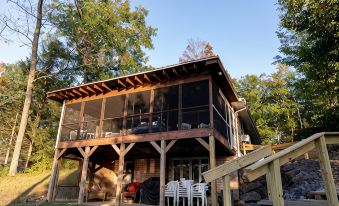Beautiful Cottage on Spread Eagle Chain of Lakes