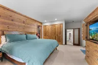 Spacious Donner Lakeview Home - balcony