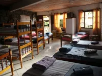 Joaquina 433 - Pousada Floripa Отели рядом с достопримечательностью «Пляж Гальета»
