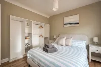 Stunning home over looking Belfast City, 11 minutes to City Centre - Bungalows
