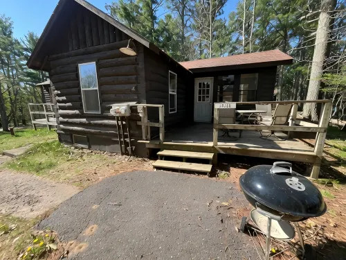 Cozy Log Cabin on Little Spider Lake - Homestays