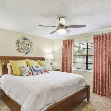 2Bed + 2Bath Blocks from the Beach