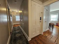 Alice Pet-Friendly Downtown Newport Rental with Parking