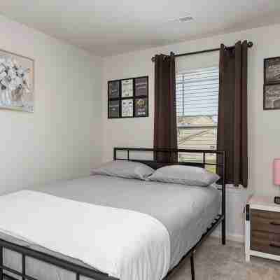 Lovely 3-bedroom house AC  WiFi in the charming Cambridge,Great Location!!!! Rooms