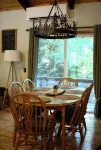 Loose Moose Lodge – Family Chalet, Fireplace, Ski!