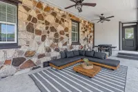 Old Town Stone Cottage with Boutique Comforts - Walk to the Square, Southwestern