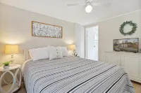 Relaxing Croton lake cottage w/ hot tub - 3-Star