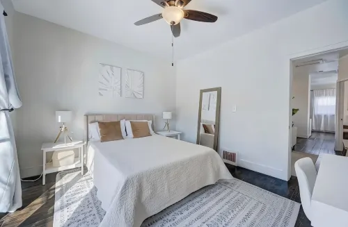 Cozy 2 Bedroom Downtown Milwaukee Apartment