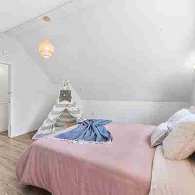 Heritage Home in Heart of City + 2 Parking Spots Rooms