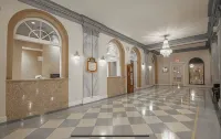 Huge condo in historic hotel near Lake Michigan/Parks/Festivals w/parking - 뷰