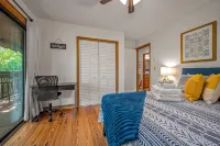 Peaceful 3 Bedroom Family Mountain Getaway in the Trees with Mirror Lake Access.