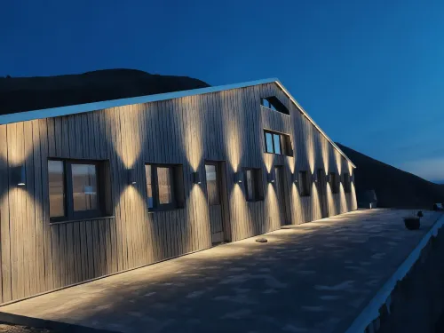 Farmhouse Lodge - Parking