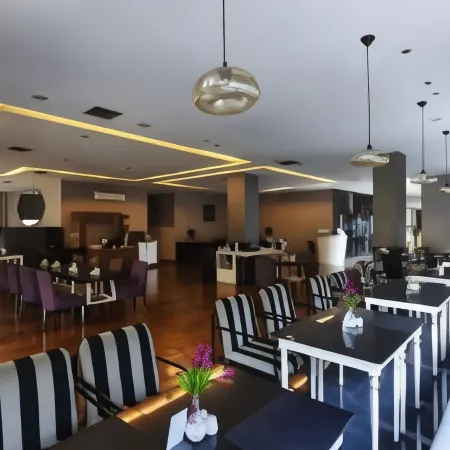 Hotel Diradja