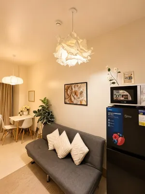Feliz Maison - 1 Bedroom Family Suite Condo Near Pasay - 無邊際泳池