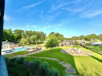 Luxury Lakefront @ Cedar Creek. Private luxury heated pool and Hot Tub! - 4つ星