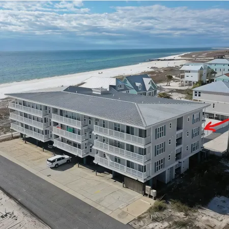 Steps to Beach + Gulf Views - 2Br/2BA - No Hidden Fees - Sleeps 8