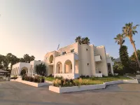 Andromeda Hotel Apartments - Airport Shuttle