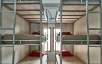 Pondok Heras Suite - Hostels
