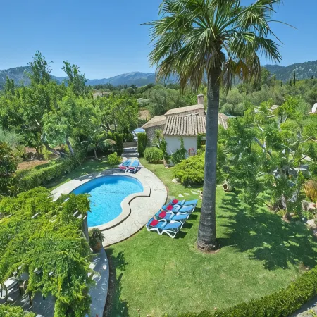 3 Bedrooms, 2 bathrooms, enbeded into the natural mediterranean surrounding.