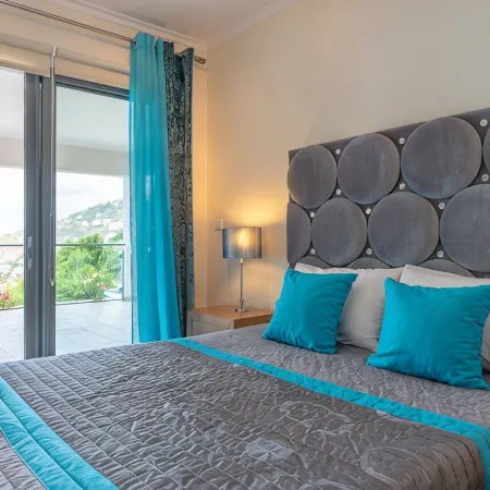 Sea View, Luxury, Comfort, Privacy, Free Wifi and Heated Pool