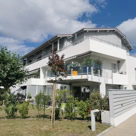 Studio in luxury residence with garden 10 minutes from Biarritz and beaches