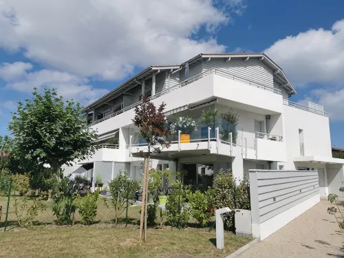 Studio in luxury residence with garden 10 minutes from Biarritz and beaches