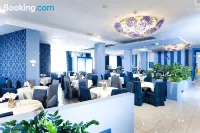 Lenas Donau Hotel - Beach