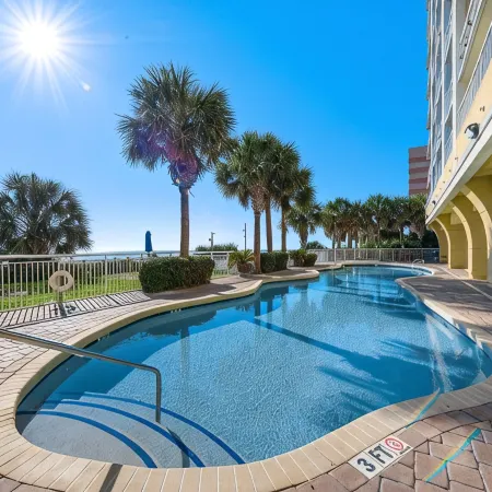 BEACHFRONT-Remodeled 200 + 5-star reviews-  Best LOCATION  River- 6th Floor