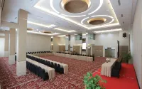 Grand Royal Denai Hotel