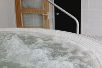 Creeksea Place Barns - Spa