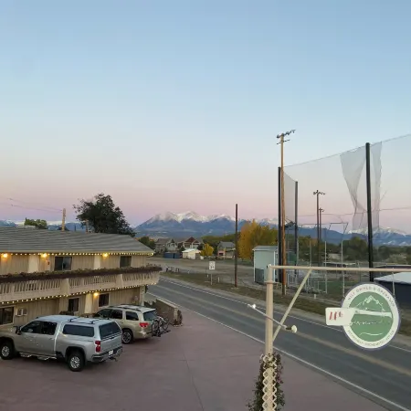 Woodland Motel